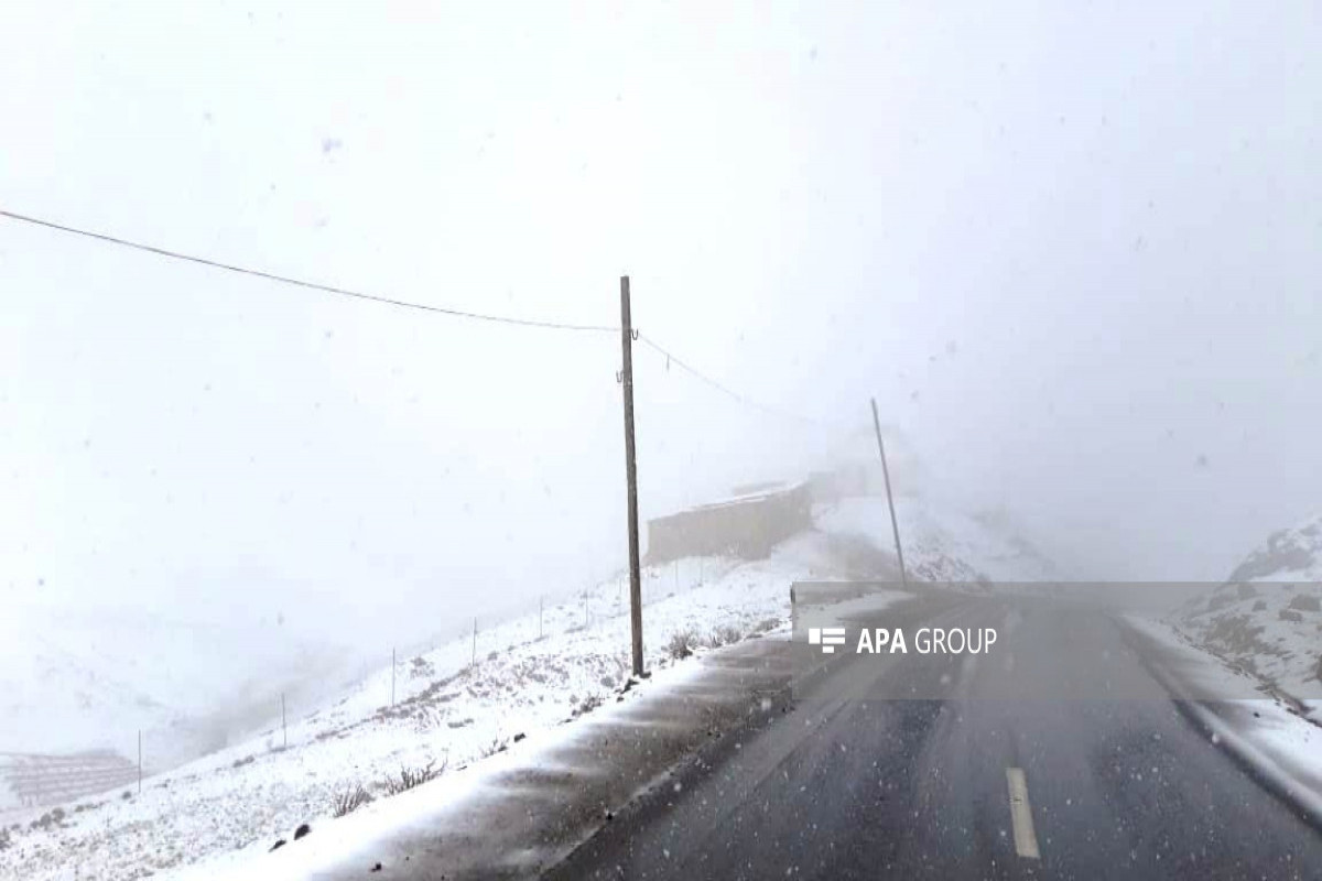 Dağlıq ərazilərə qar yağıb, duman müşahidə olunur - FAKTİKİ HAVA