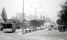 Bakıda yollar buz bağladı