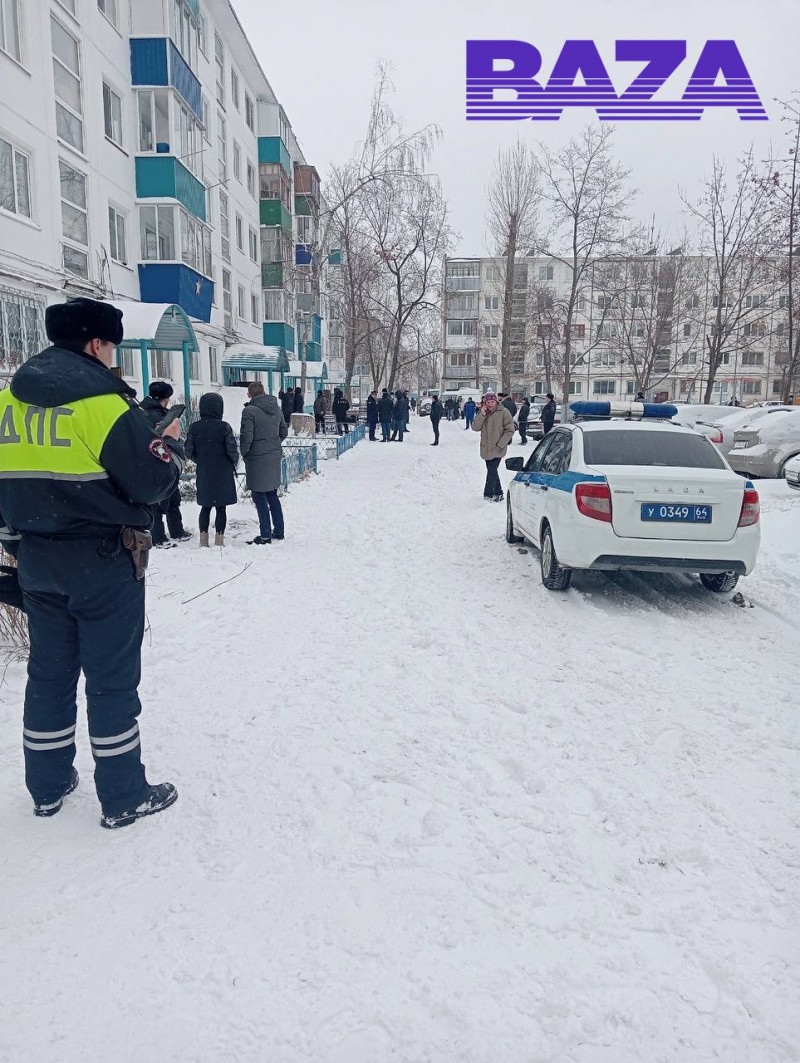 Rusiyada çoxmərtəbəli binanın yanında partlayış baş verib