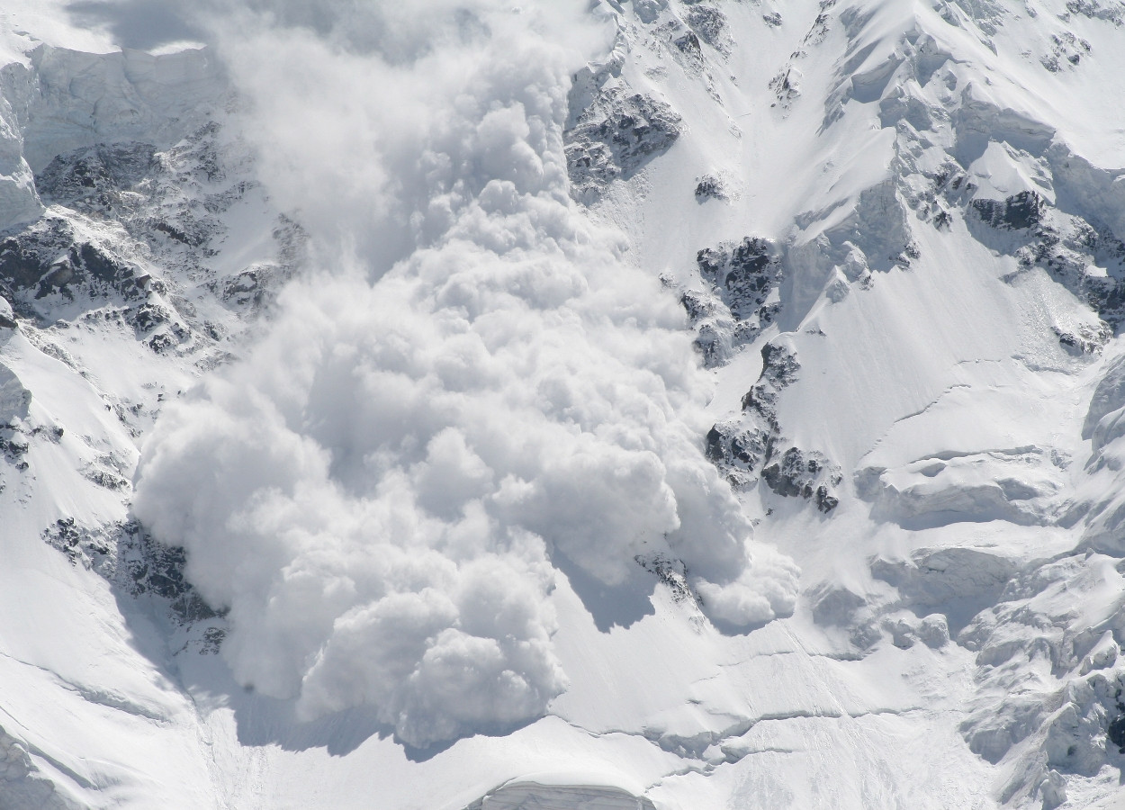 Qərbi Azərbaycanda qar uçqunu: 6 alpinist öldü