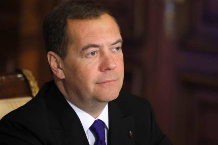 Medvedev Makronun Rusiya təhlükəsi ilə bağlı sözlərinə cavab verib