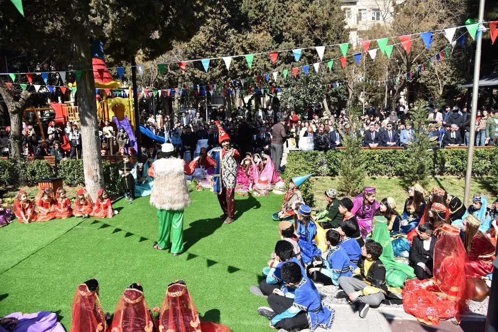 Paytaxtın Abad məhəllələrində Novruz şənlikləri keçirilir