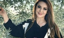 Səsinə borclu xanım