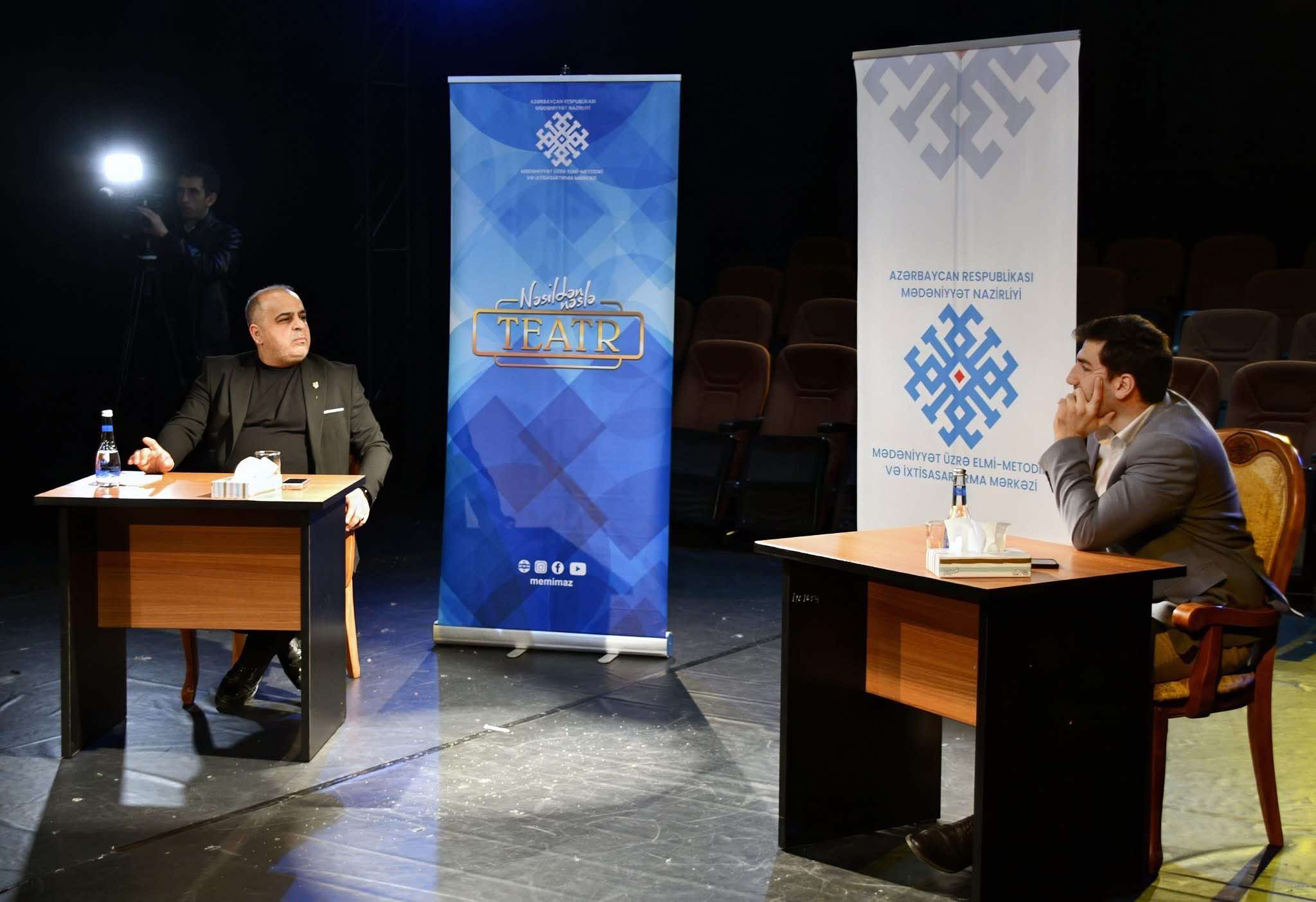 “Teatrla bağlı daha bir saat keçirdik”