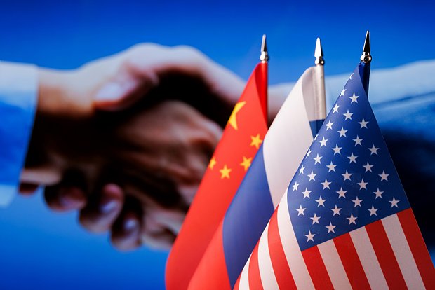 Vaşinqton, Moskva və Pekin “poker oynayırlar”