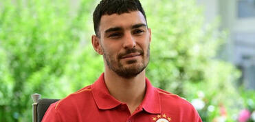 “Qalatasaray” futbolçusu ilə müqavilənin müddətini uzadıb