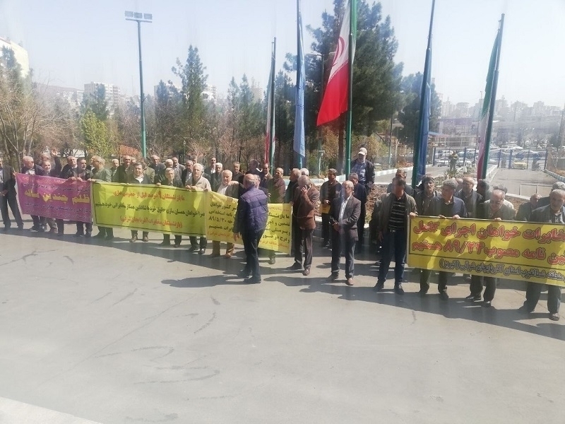 Azərbaycanlı təqaüdçülər yenidən etiraz eyləmi keçirdilər