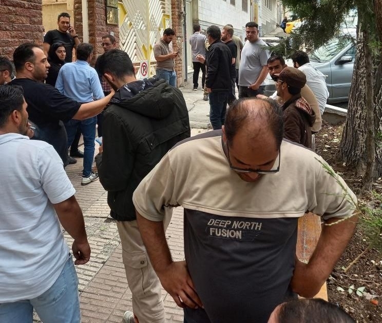 Əndəriyan qızıl mədəninin işdən qovulan əməkdaşları etiraz eyləmi keçirib