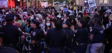 Nyu York polisi Fələstin tərəfdarı etirazçıları saxlayıb