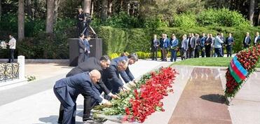 ETSN kollektivi Heydər Əliyevin məzarını ziyarət etdi