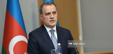 Ceyhun Bayramov Bəhreynə rəsmi səfərə yola düşüb
