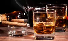 Azərbaycanda əhali dörd ayda içki və siqaretə 900 mln. manatdan çox xərcləyib