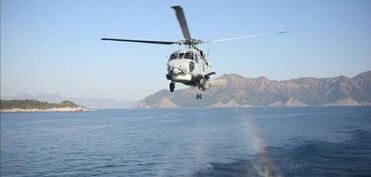 Türkiyədə hərbi helikopter təlim zamanı dənizə məcburi eniş edib
