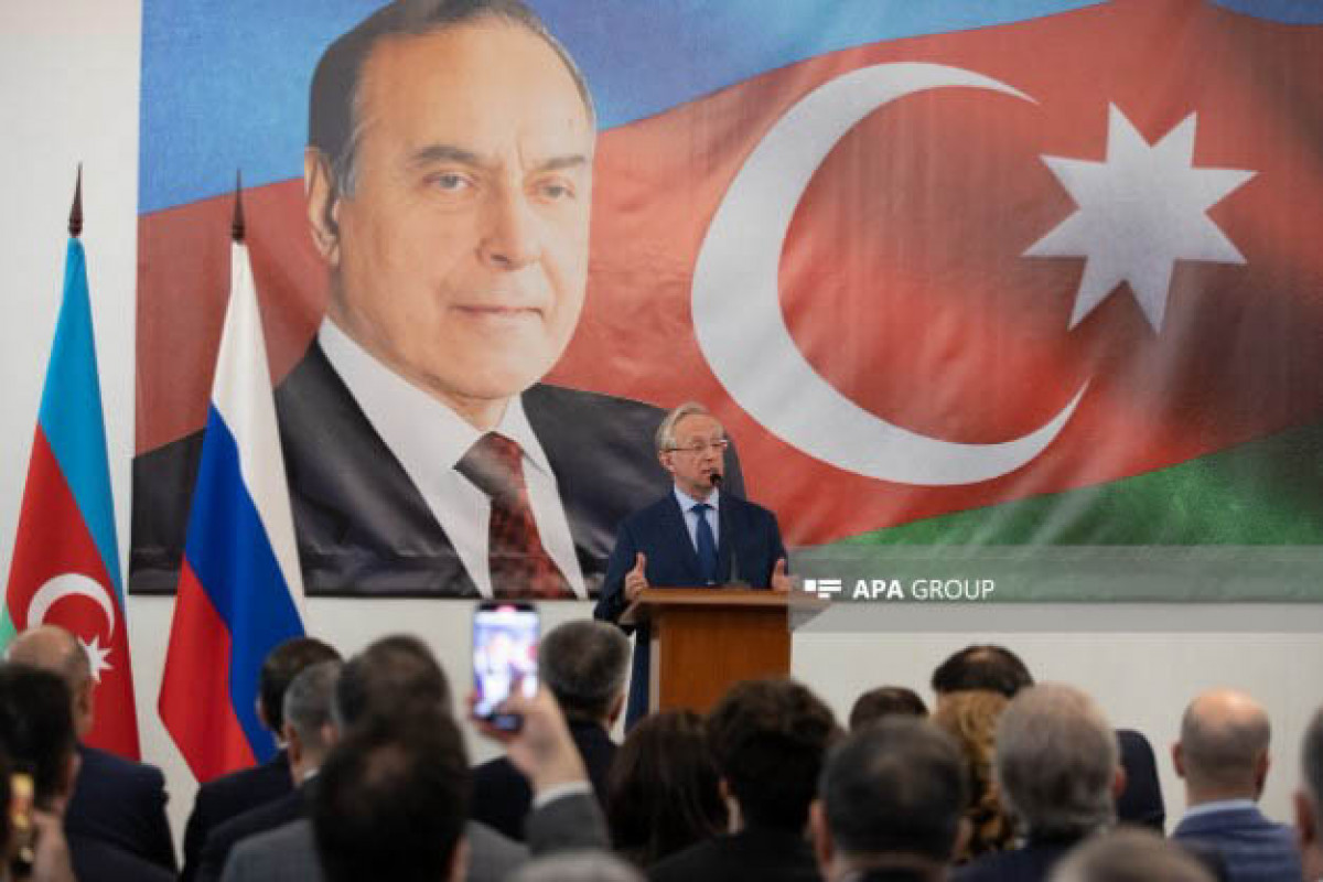 Moskvada Ümummilli lider Heydər Əliyevin xatirəsi anılıb