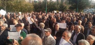 Təbrizli rabitə işçiləri etiraz aksiyası keçiriblər