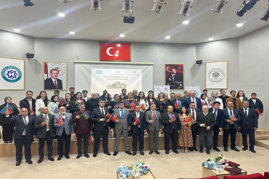 “Qərbi Azərbaycan: Unudulmaz izlər” layihəsi çərçivəsində Karsda beynəlxalq forum keçirildi  - FOTO / VİDEO