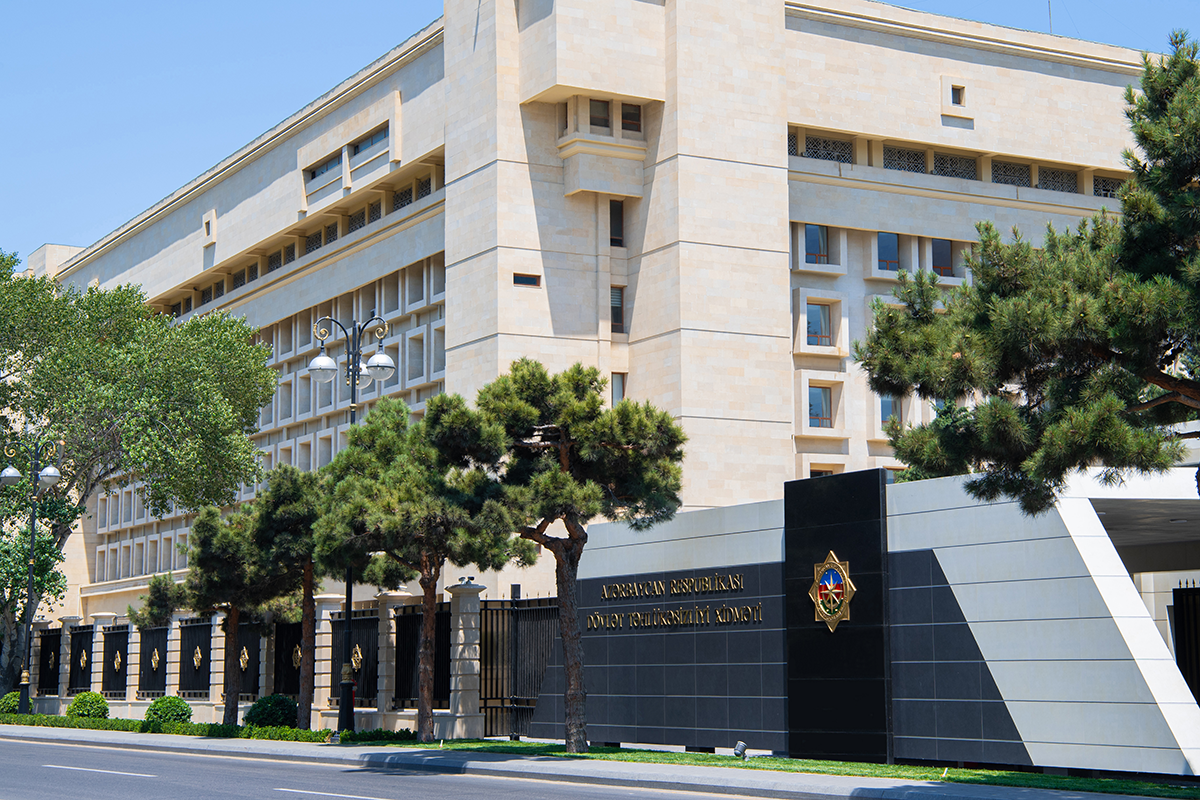 Dövlətə xəyanətdə təqsirləndirilən şəxs hakim qarşısına çıxarılıb