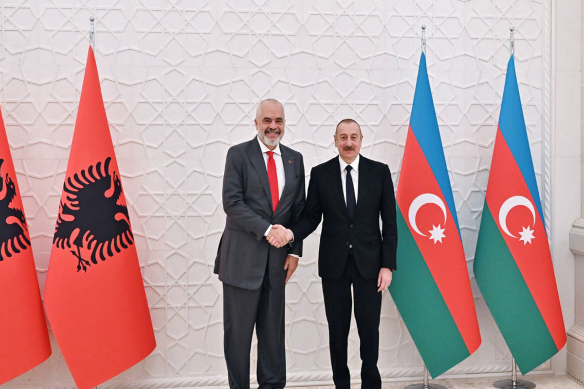 Prezident Edi Ramanı parlament seçkilərində qələbə münasibətilə təbrik edib