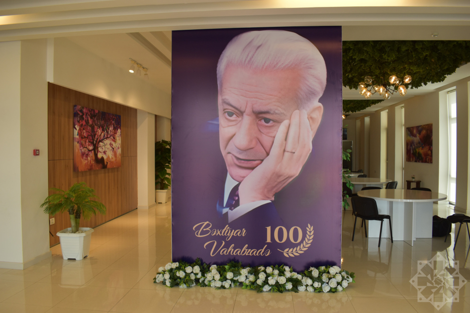 Şəkidə Xalq şairi Bəxtiyar Vahabzadənin 100 illiyi qeyd olunub