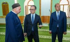 Komitə sədri Qazaxda yerləşən dini ibadətgahların fəaliyyəti ilə tanış olub