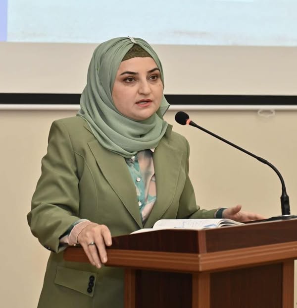 Numizmatika elmilə məşğul olan alim...