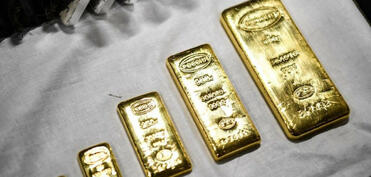 Qızıl yenidən 3 300 dollardan yuxarı ticarət olunur