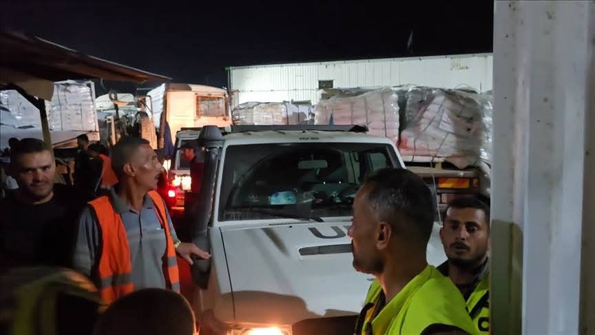 İlk yardım maşınları 81 günlük blokadadan sonra Qəzzaya daxil olub