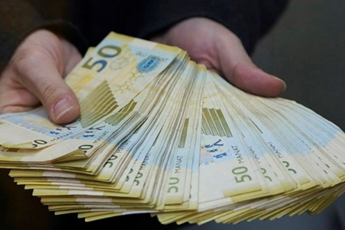 Ötən il dövriyyədə olan kağız və metal pullar 130 mln. manatdan çox artıb