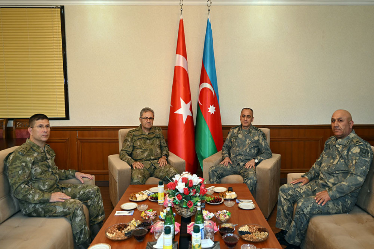 ​​​​​​​Hikmət Mirzəyev Türkiyə generalı Metin Tokellə görüşüb