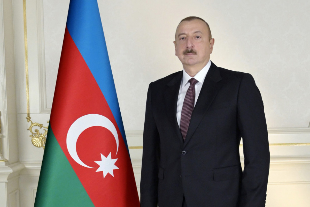 Президент посетил памятник Гейдару Алиеву в Исмаиллы