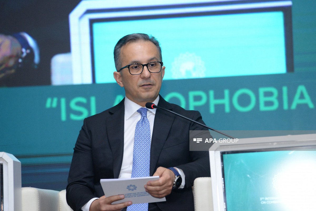 Ramin Məmmədov: İslamofobiyaya qarşı mübarizə onu pisləməklə tükənməməli, kökləri məhv edilməlidir