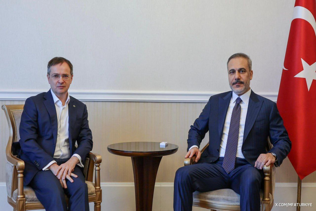 Hakan Fidan Moskvada Putinin köməkçisi Medinski ilə görüşüb