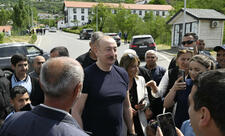 Prezident İlham Əliyev Laçın şəhərində sakinlərlə görüşüb - FOTO