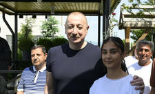 Prezident İlham Əliyev Laçın şəhərində sakinlərlə görüşüb - FOTO