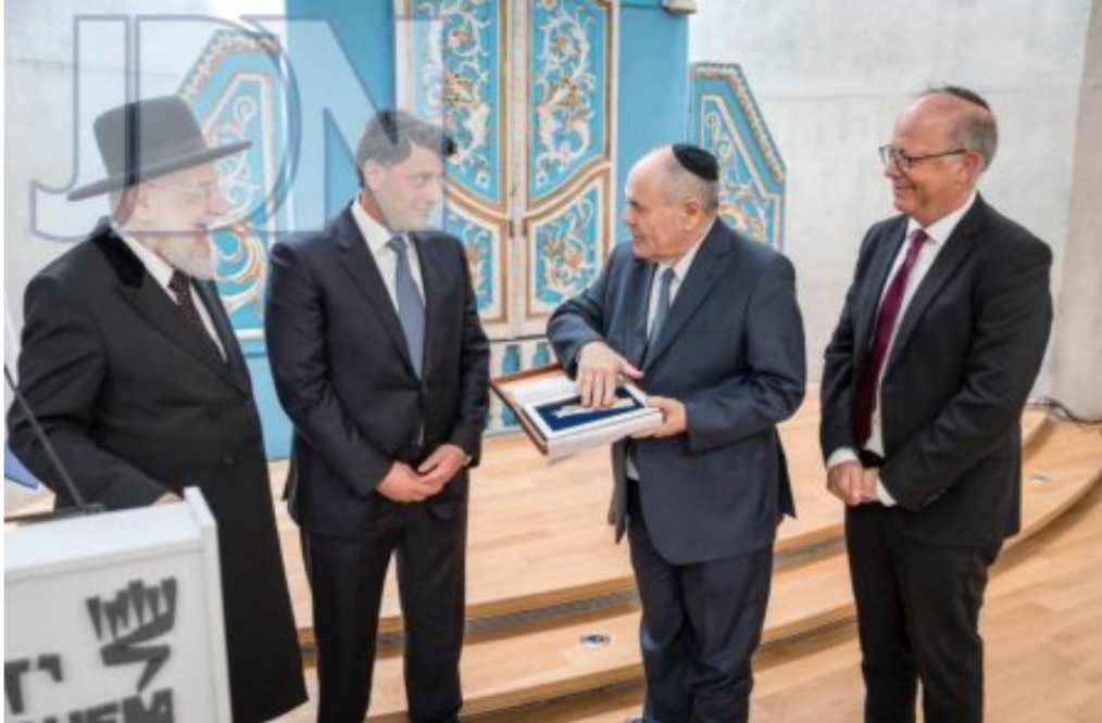 Yad Vaşemdə Qəhrəmanlıq Sütununun açılışı olub