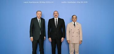 “Zirvə görüşü üç ölkə arasında münasibətlərin yeni və həlledici mərhələyə keçdiyini göstərir”