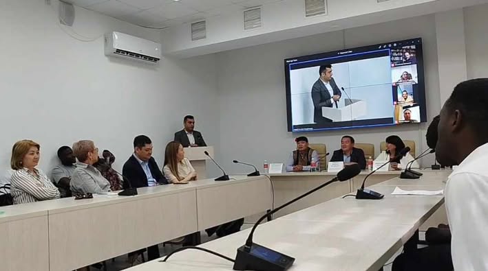 Kalmıkiyada azərbaycanlı tələbə Qərbi Azərbaycan haqqında çıxış edib