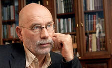 Rusiyalı yazıçı Boris Akunin barəsində cinayət işi məhkəməyə göndərilib