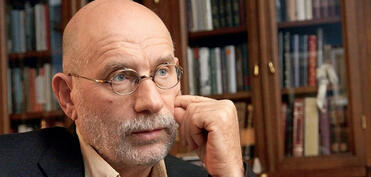 Rusiyalı yazıçı Boris Akunin barəsində cinayət işi məhkəməyə göndərilib