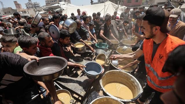 UNRWA: Humanitar yardımın Qəzzaya maneəsiz və fasiləsiz daxil olmasına icazə verilməlidir