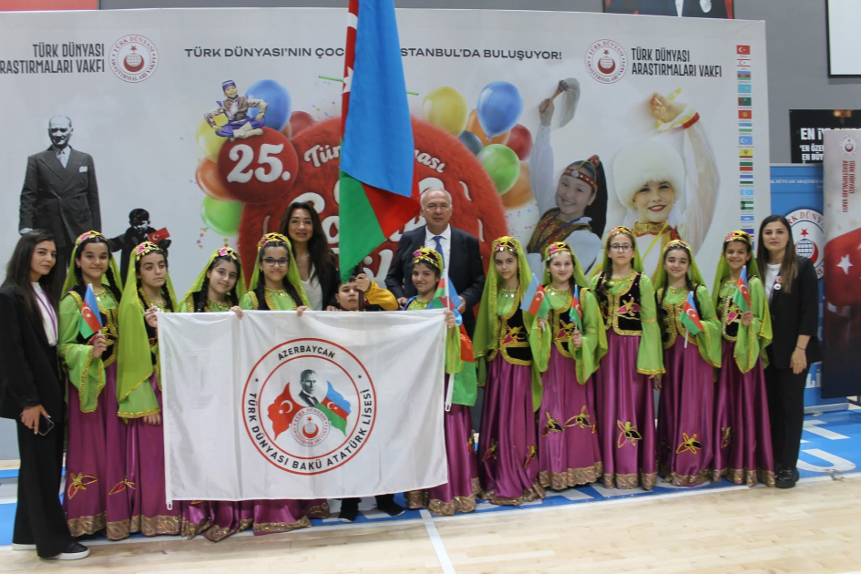 Azərbaycan İstanbulda keçirilən XXV Türk Dünyası Uşaq Şənliyində təmsil olunub