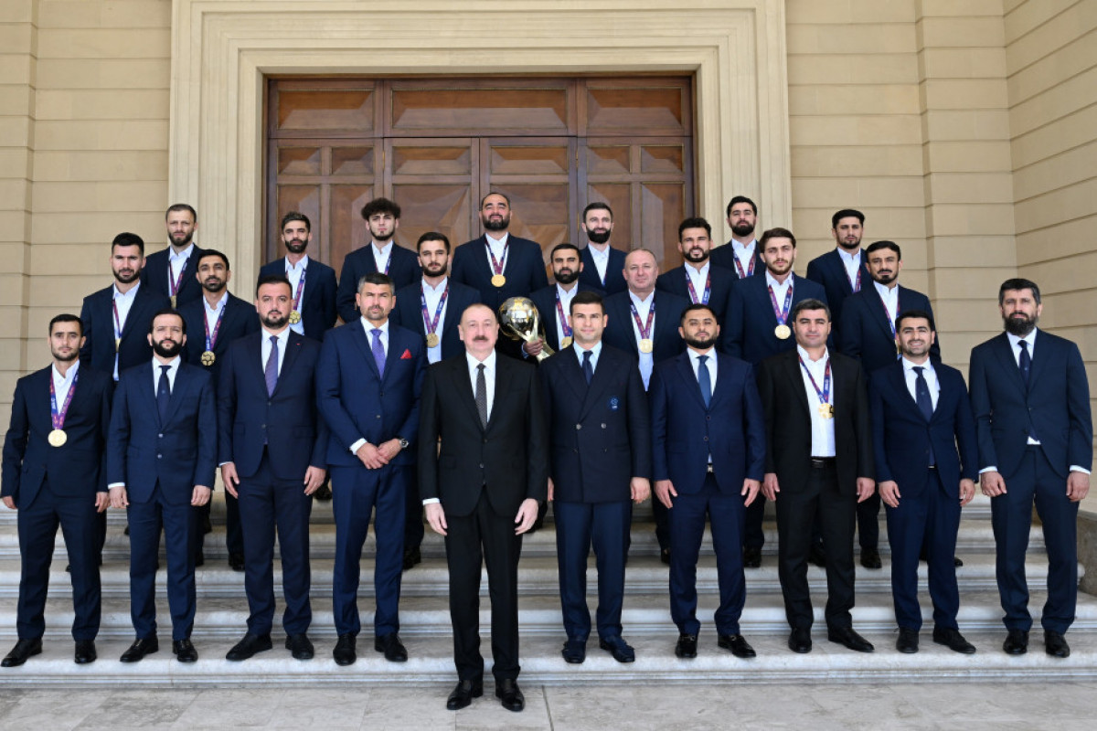 Prezident minifutbol üzrə dünya çempionatının qalibi olan Azərbaycan milli komandasının üzvlərini qəbul edib - YENİLƏNİB - FOTO