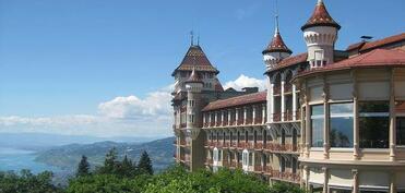 İsveçrə Rusiyaya qarşı sanksiyaları genişləndirdi