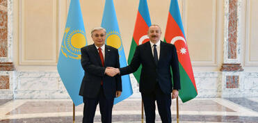 Prezident İlham Əliyev Tokayevi təbrik edib