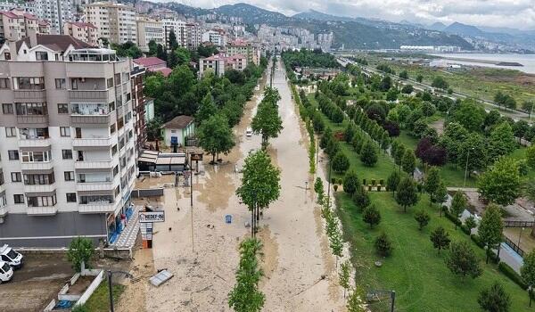 Trabzonu sel basdı, bir nəfər itkin düşdü