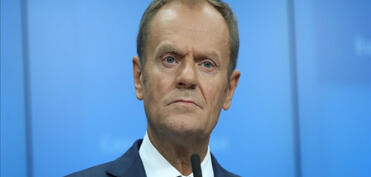 Donald Tusk Parlamentdəki etimad səsverməsində qalib gəlib