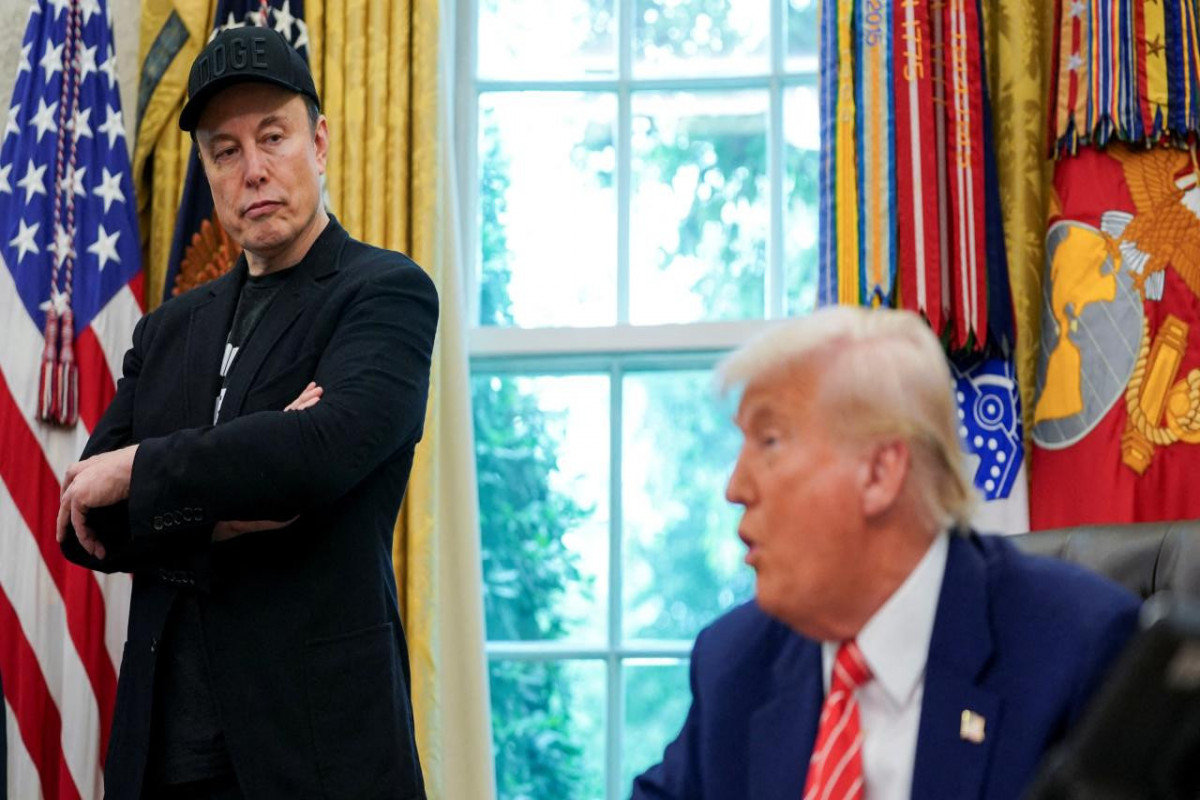 Elon Musk Trampla bağlı paylaşdığı fikirlərə görə təəssüfləndiyini bildirib
