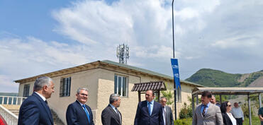 Daşkəsən şəhərində LED lampalı müasir işıq dirəkləri quraşdırılır