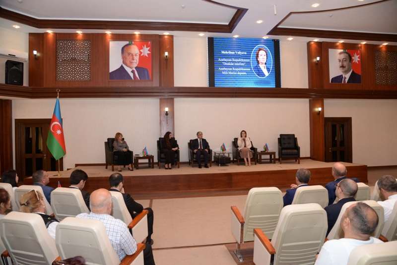 “Uşaqlarla peşəkar əlaqə” adlı multidissiplinar konfrans keçirilib