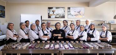 Şəhid və müharibədə yaralananların ailə üzvləri üçün peşə təlimləri davam etdirilir